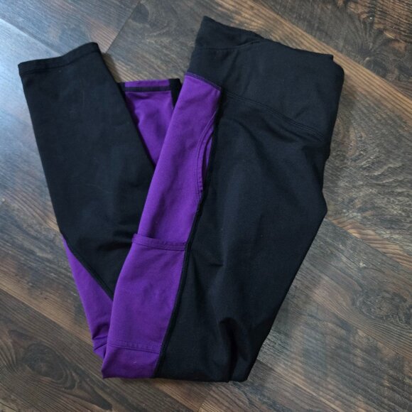 Lucy Purple Black Cropped Leggings Medium - Picture 1 of 5